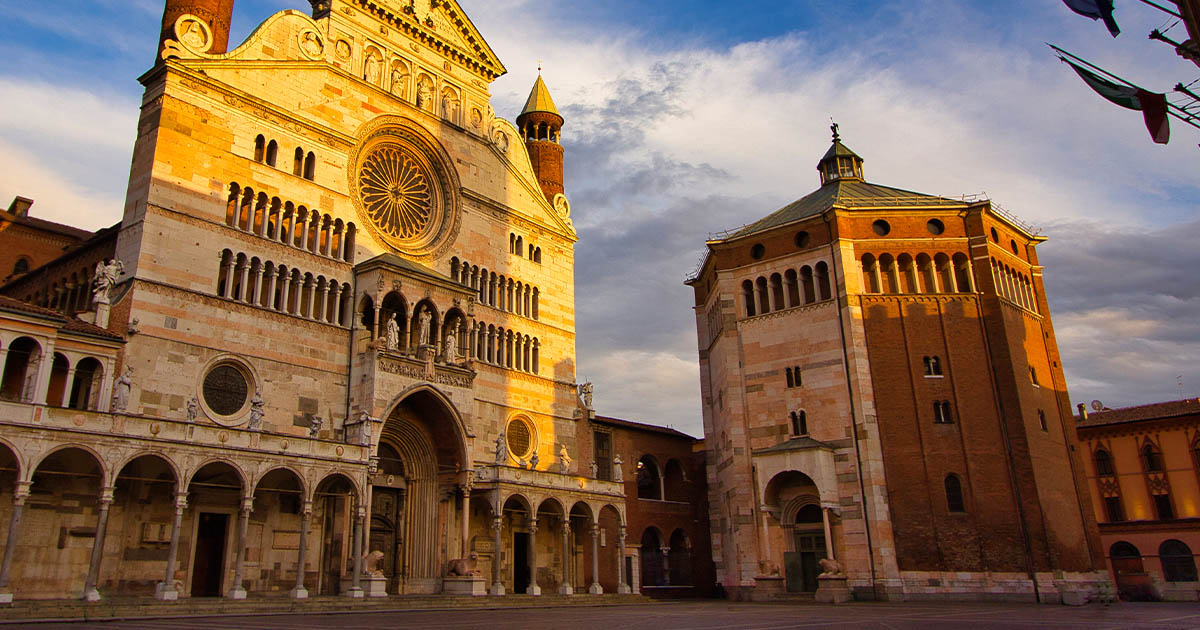 turista-italia-citta-lombardia-cremona