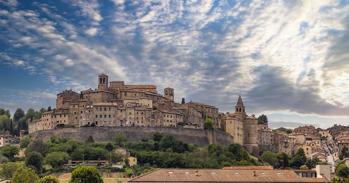 turista-italia-citta-toscana-arezzo