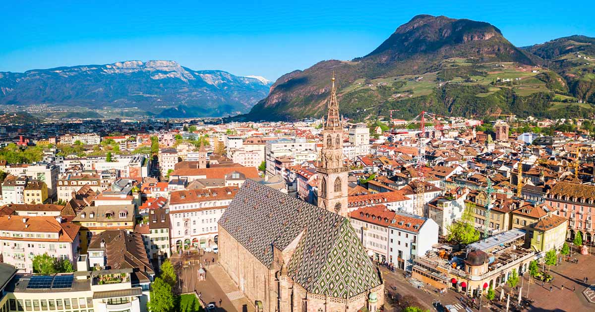 turista-italia-citta-trentino-alto-adige-bolzano